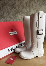 Genuine woman’s Hunter